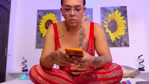 Katalina online show from 11/14/25, 01:21