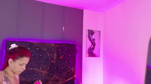 kataaleya__12 online show from 10/31/25, 12:06