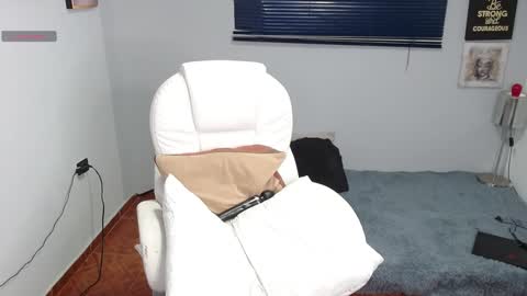 Snapshot of kataley4 chatting on 01/08/25, 12:06 kataley4 online show from 01/08/25, 12:06