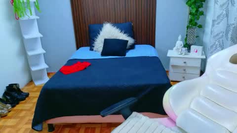 kate online show from 04/15/26, 07:58