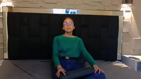 Katalina online show from 11/07/25, 03:01