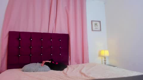 Snapshot of katalina_miles chatting on 01/19/25, 05:58 Katalina Miles online show from 01/19/25, 05:58