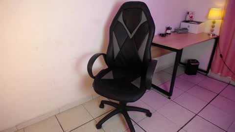 Snapshot of katalina_miles chatting on 02/11/25, 04:13 Katalina Miles online show from 02/11/25, 04:13