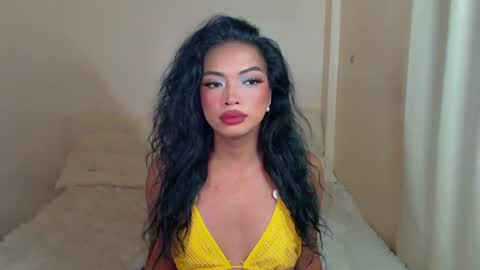 Snapshot of katalina_rouge chatting on 07/22/26, 05:21 IVY JANE online show from 07/22/26, 05:21