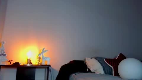 katalinaferreirax online show from 12/17/24, 12:12