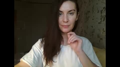 Snapshot of katalinaqe chatting on 11/17/25, 10:10 KatalinaQE online show from 11/17/25, 10:10