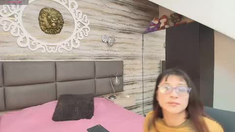   online show from 05/04/26, 10:28