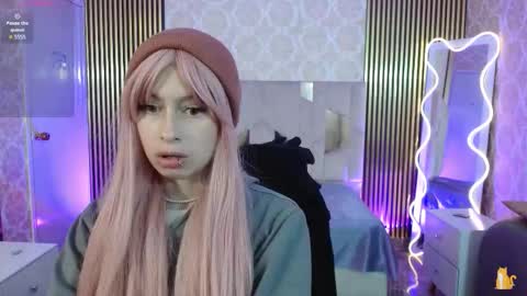 katana_tay online show from 10/23/25, 12:04