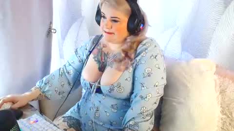 KatarinaArria online show from 07/10/26, 07:56
