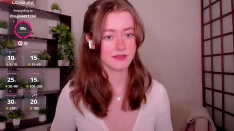 Snapshot of kate_cuddle chatting on 07/09/26, 03:43 Kate online show from 07/09/26, 03:43