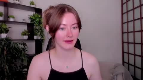 Snapshot of kate_cuddle chatting on 07/10/26, 02:05 Kate online show from 07/10/26, 02:05