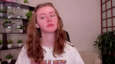 Snapshot of kate_cuddle chatting on 07/22/26, 02:03 Kate online show from 07/22/26, 02:03