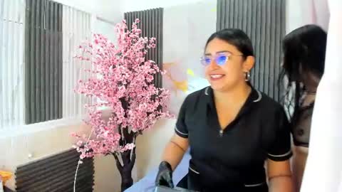 Kate Evans online show from 06/25/26, 12:31
