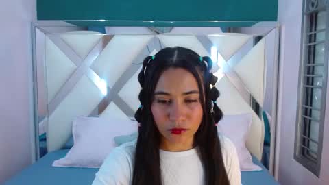 Snapshot of kate_hewson chatting on 02/25/26, 12:37 KATE online show from 02/25/26, 12:37