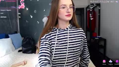 Snapshot of kate_jonson chatting on 05/14/26, 07:04 .Be kind and gentle with me and I will do my best for you. online show from 05/14/26, 07:04