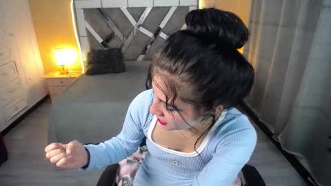 Snapshot of kate_lawrence_ chatting on 02/14/25, 09:13 kate_lawrence_ online show from 02/14/25, 09:13