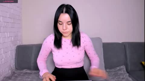 KATE online show from 11/08/25, 05:51