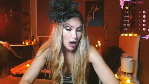 Snapshot of kate_space chatting on 10/31/25, 09:27 Therapist online show from 10/31/25, 09:27