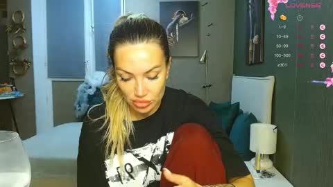 Snapshot of kate_space chatting on 11/04/25, 03:22 Therapist online show from 11/04/25, 03:22