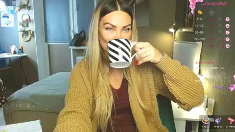 Snapshot of kate_space chatting on 11/30/25, 04:11 Therapist online show from 11/30/25, 04:11