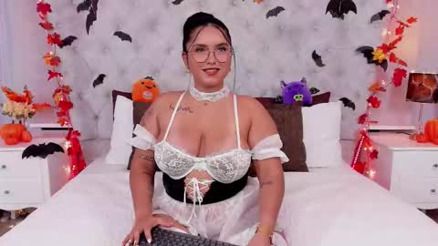 Snapshot of kateanderss chatting on 10/21/25, 10:54 kateanderss online show from 10/21/25, 10:54