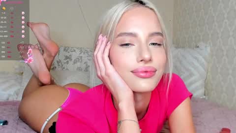 Snapshot of katebremar chatting on 02/11/25, 11:12 online show from 02/11/25, 11:12