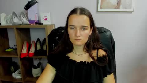 Snapshot of katedesire chatting on 09/21/25, 06:42 Kate  online show from 09/21/25, 06:42