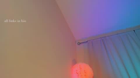 Snapshot of katee_bloss chatting on 12/26/24, 06:52 Nice to meet you online show from 12/26/24, 06:52