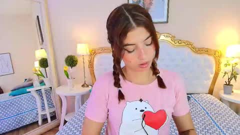 katee Martinez online show from 10/23/25, 07:56