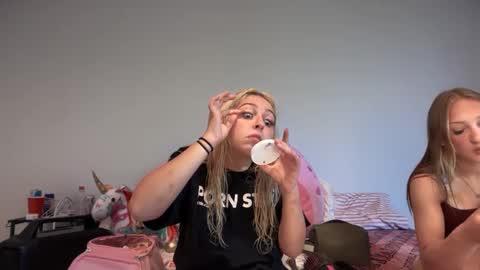 kateharperr online show from 09/08/25, 08:08