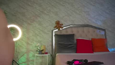 Kate online show from 03/19/26, 06:50