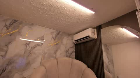 Im Katherine but call me Kate  online show from 04/18/26, 11:58