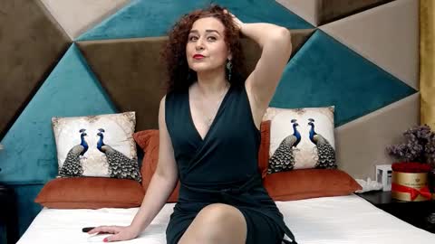 KateQueenston --  online show from 03/18/26, 10:07