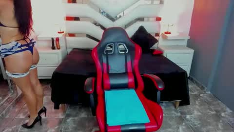 kate Tompson online show from 09/18/25, 12:51