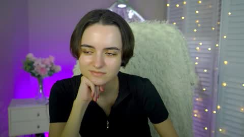 katewillows online show from 12/02/25, 12:10