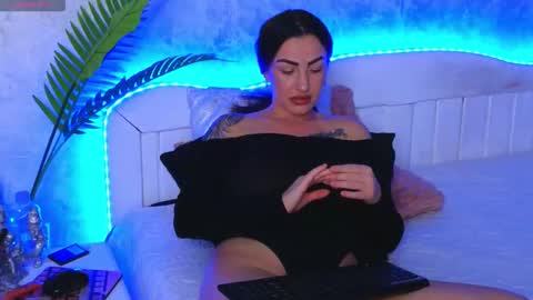 KateyRiva online show from 10/01/25, 06:36