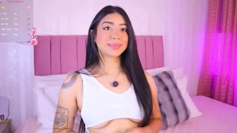 Snapshot of kath_rosee chatting on 10/17/25, 08:11 online show from 10/17/25, 08:11