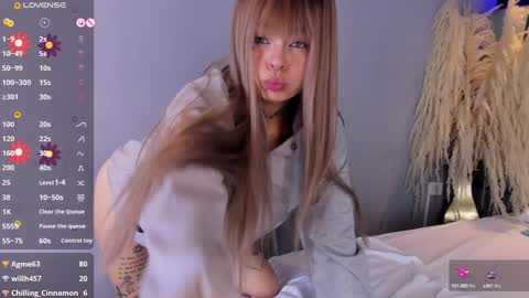 Snapshot of kathegomez_ chatting on 01/06/25, 10:37 KatheGomez online show from 01/06/25, 10:37