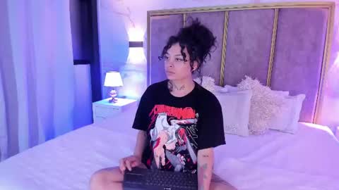 Snapshot of kathegomez_ chatting on 06/12/26, 02:54 KatheGomez online show from 06/12/26, 02:54