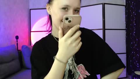 Snapshot of katherine_johnson chatting on 01/31/25, 12:18 katherine_johnson online show from 01/31/25, 12:18