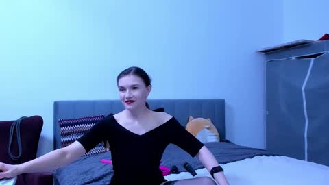 Katherine online show from 12/04/25, 04:16