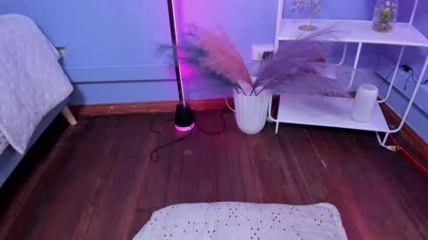 Snapshot of kathia_saenz chatting on 11/13/25, 04:33 Kathia online show from 11/13/25, 04:33