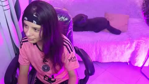 Snapshot of kathie_lozada chatting on 09/19/25, 05:42 kathie_lozada online show from 09/19/25, 05:42