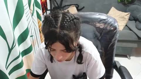 Snapshot of kathie_lozada chatting on 10/21/25, 03:51 kathie_lozada online show from 10/21/25, 03:51