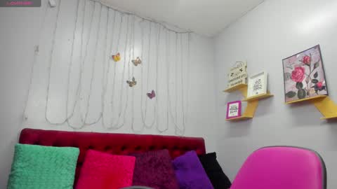 Paola online show from 01/28/25, 12:54