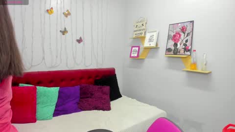 Paola online show from 02/01/25, 12:37