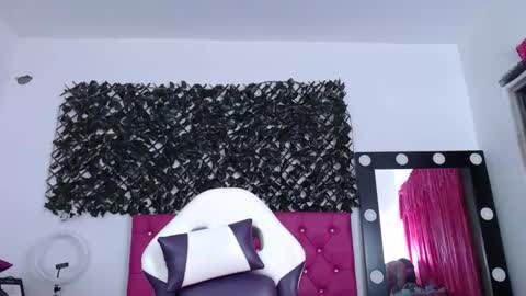 kathy0706 online show from 12/19/25, 04:47