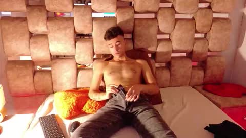 Kaht y Aiden online show from 03/25/26, 07:42