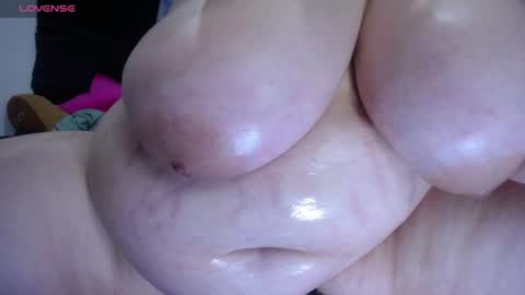 Snapshot of kathybigboobsbbw_ chatting on 06/30/26, 05:14 kathybigboobsbbw_ online show from 06/30/26, 05:14