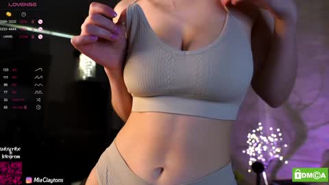 Snapshot of kathyclaytons chatting on 02/07/25, 08:44 Aneta online show from 02/07/25, 08:44